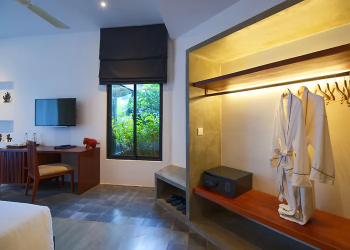 Solitaire Kamreuk Hotel 4*