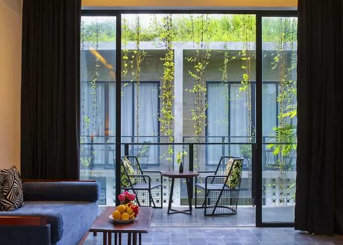 Solitaire Kamreuk Hotel 4*